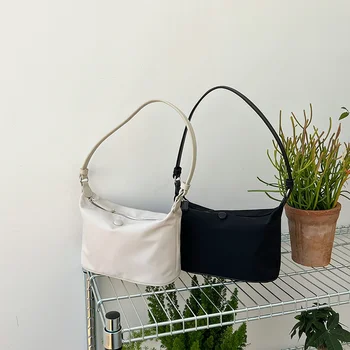 2023 в Есенно-зимната нова холщовая чанта, универсална модерна чанта на едно рамо, Однотонная проста малка квадратна ДАМСКИ Ежедневни дама