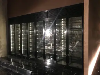 Термостатичен винен шкаф от неръждаема стомана, Изработен по поръчка бяло вино кабинет Мазе дизайн винен шкаф винарска изба